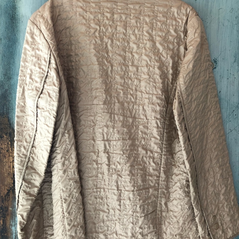 Chico’s jacket in tan fully lined in fun animal print fabric - Picture 4 of 13